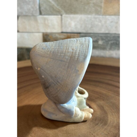 Vintage UCTCI Stoneware Girl With Umbrella Hat & Basket Figurine - Picture 4 of 9